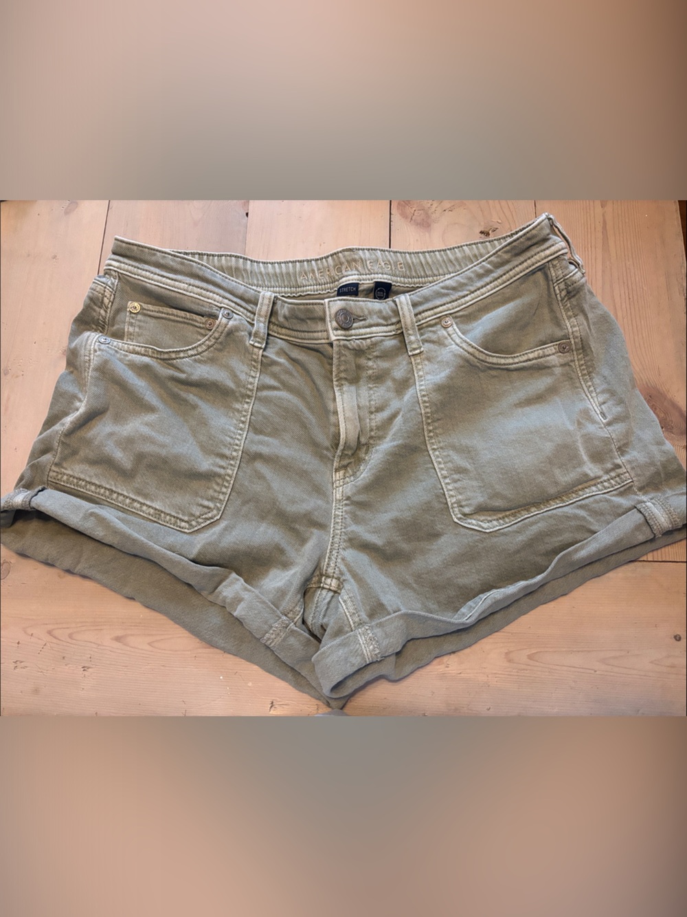American Eagle Easy Shortie Casual High-Rise Olive Women’s Shorts size 10